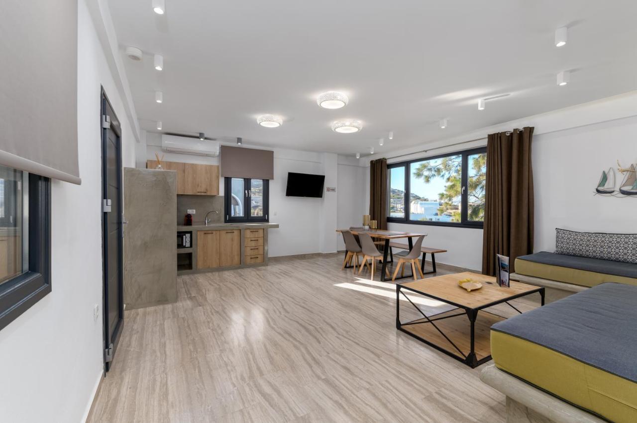 Christianna & George Luxury Hot Tub Apartment Fira  Bagian luar foto