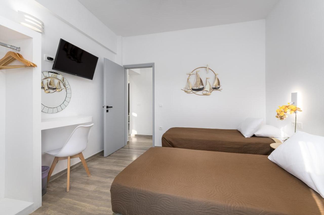 Christianna & George Luxury Hot Tub Apartment Fira  Bagian luar foto