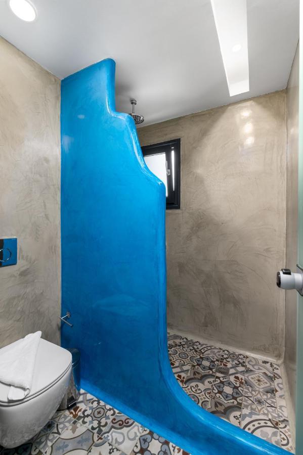 Christianna & George Luxury Hot Tub Apartment Fira  Bagian luar foto