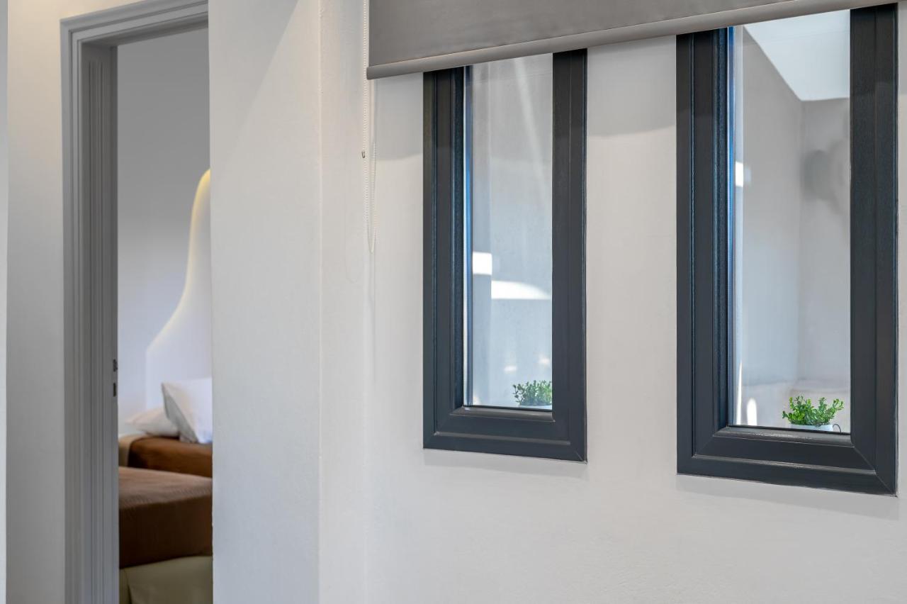 Christianna & George Luxury Hot Tub Apartment Fira  Bagian luar foto