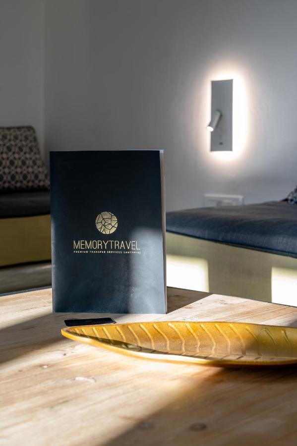 Christianna & George Luxury Hot Tub Apartment Fira  Bagian luar foto
